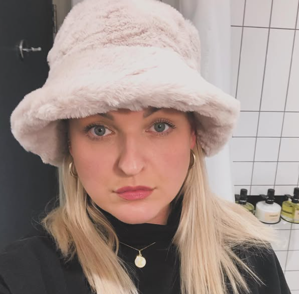 Jenni Poikelus puoliso on esikoisen isä