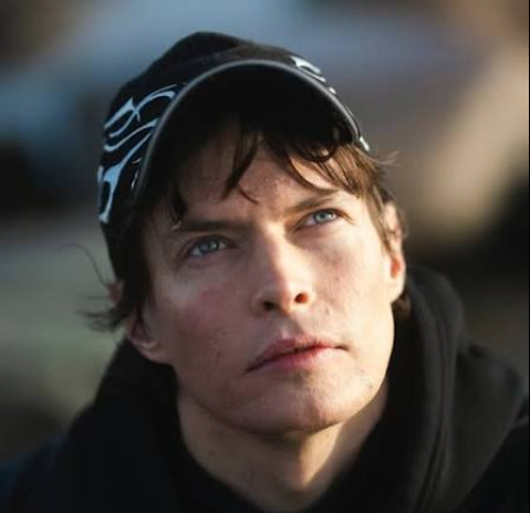 Johannes Holopainen, jonka julkisuudessa tunnetuin parisuhde oli Paula Vesala kanssa