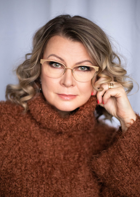 Tietokirjailija ja toimittaja Tina Finn.
