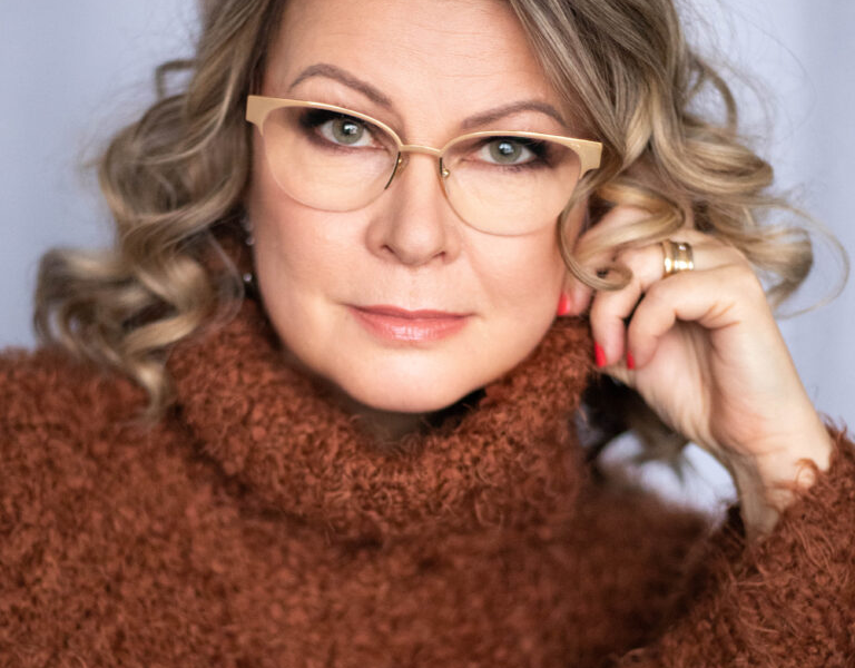 Tietokirjailija ja toimittaja Tina Finn.