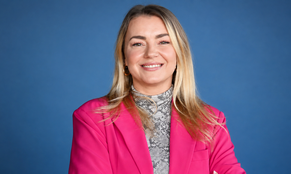 Clarissa Hedman on suomalainen tv-kasvo, sisällöntuottaja ja vuoden 2022 Diili-voittaja