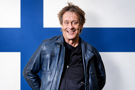 Martti Syrjä, Eppu Normaalin laulaja ja kolmen vuonna 1996 syntyneen kolmoslapsen isä