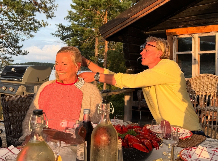 Eduard Hallberg äitinsä Janina Nerdrumin kanssa